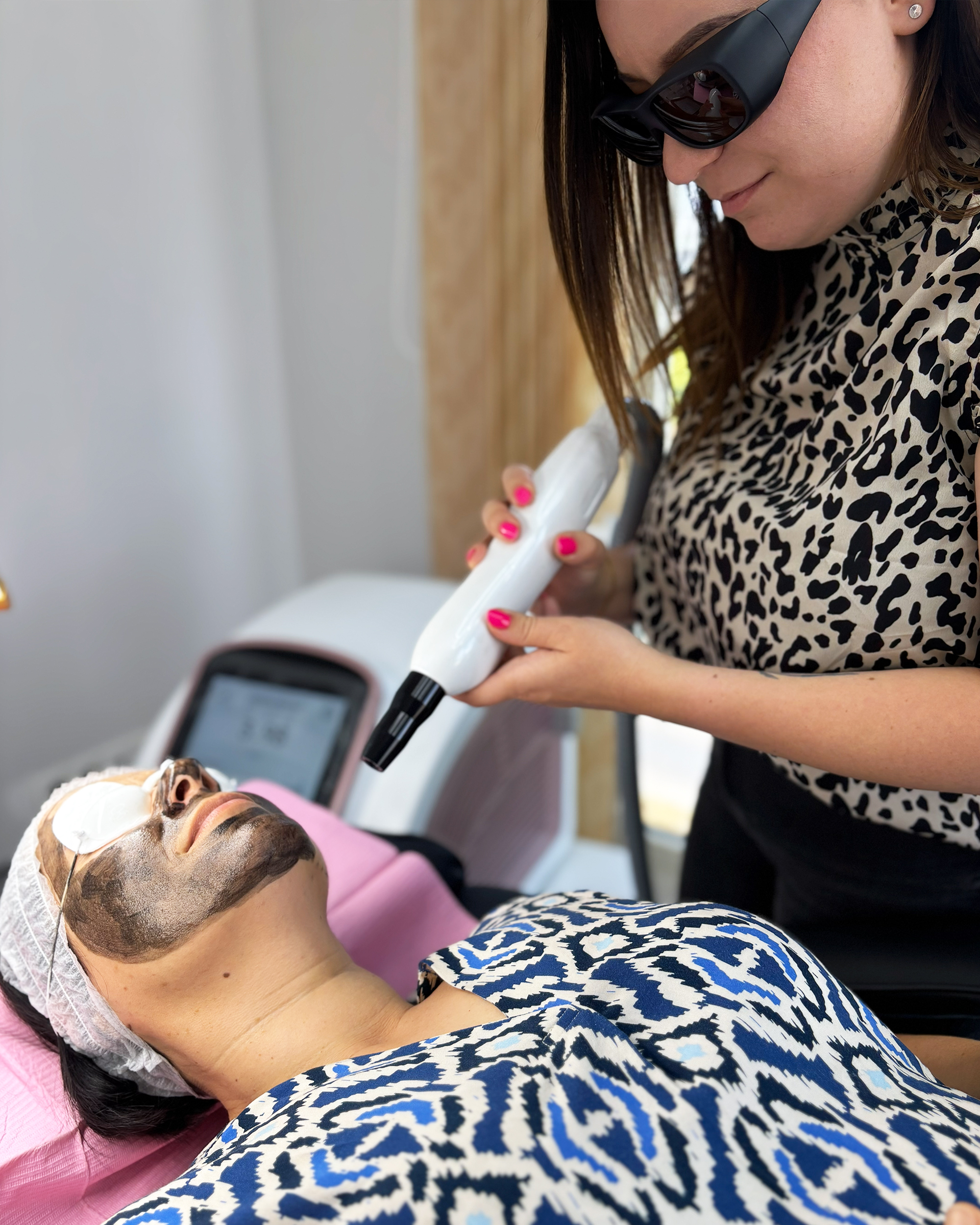 Kozmetikus képzés gyakorlati oktatás